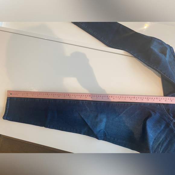 AG Jeans The Farrah High Rise Skinning Ankle in Dark Blue Size 28R - Picture 9 of 9